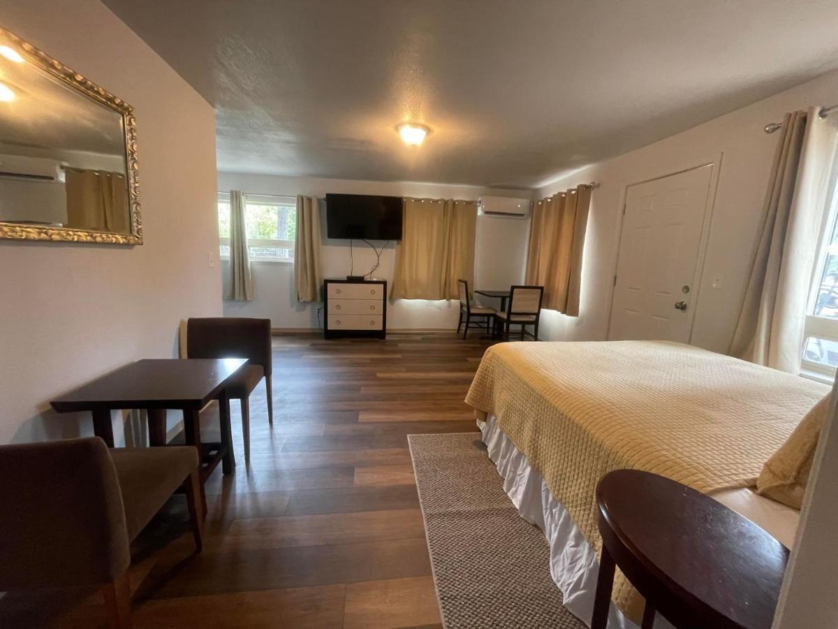 Riverfront Lodging Shady Cove Zewnętrze zdjęcie