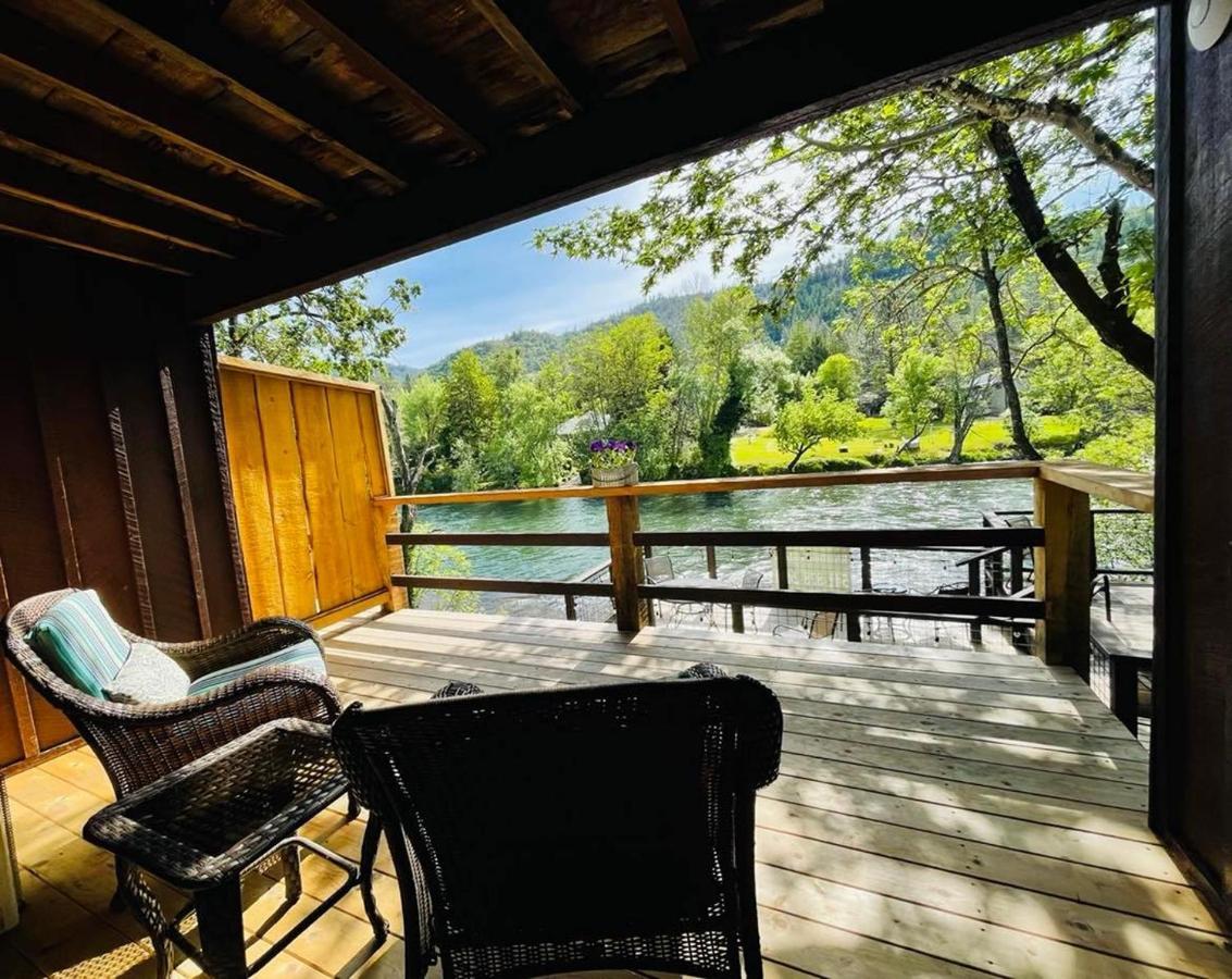 Riverfront Lodging Shady Cove Zewnętrze zdjęcie