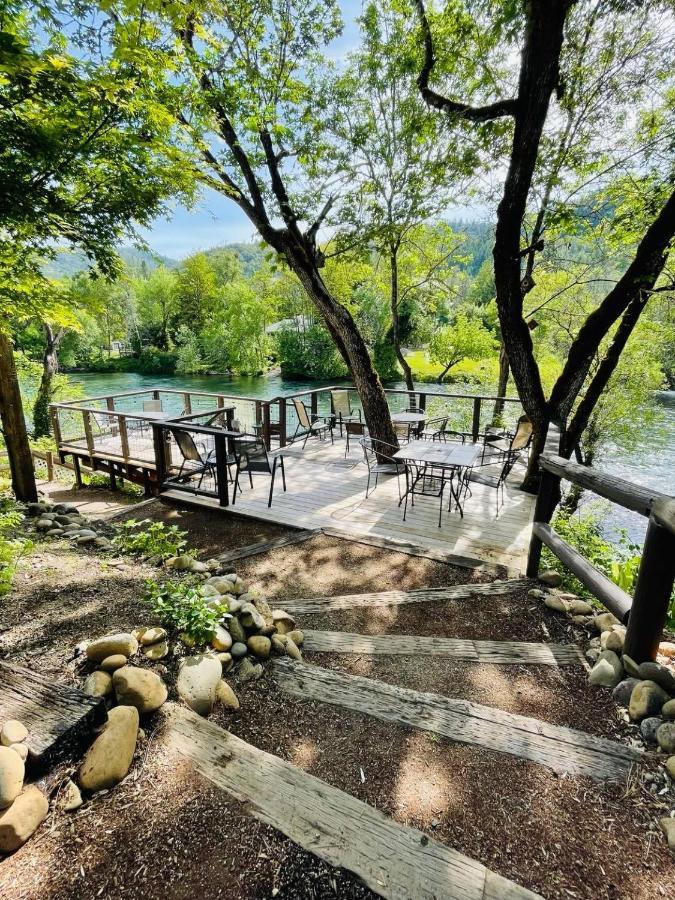 Riverfront Lodging Shady Cove Zewnętrze zdjęcie