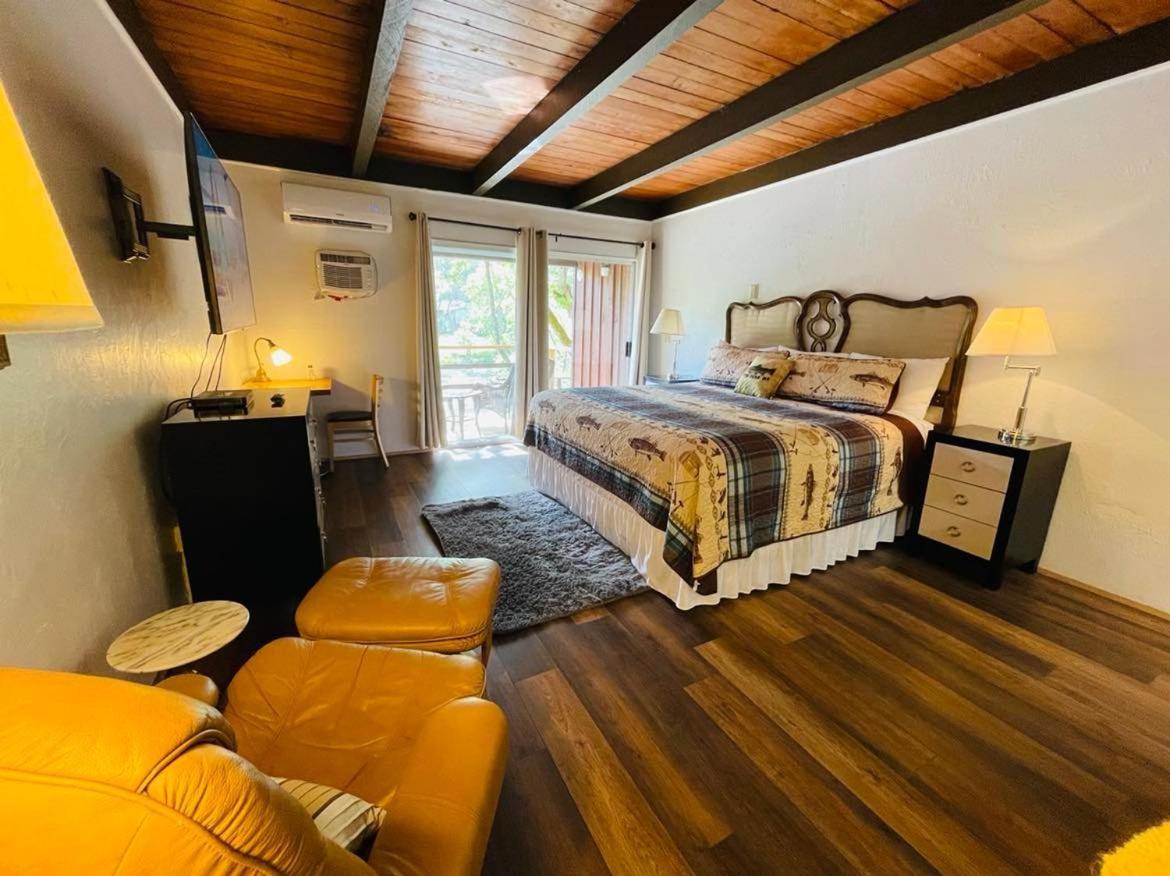 Riverfront Lodging Shady Cove Zewnętrze zdjęcie