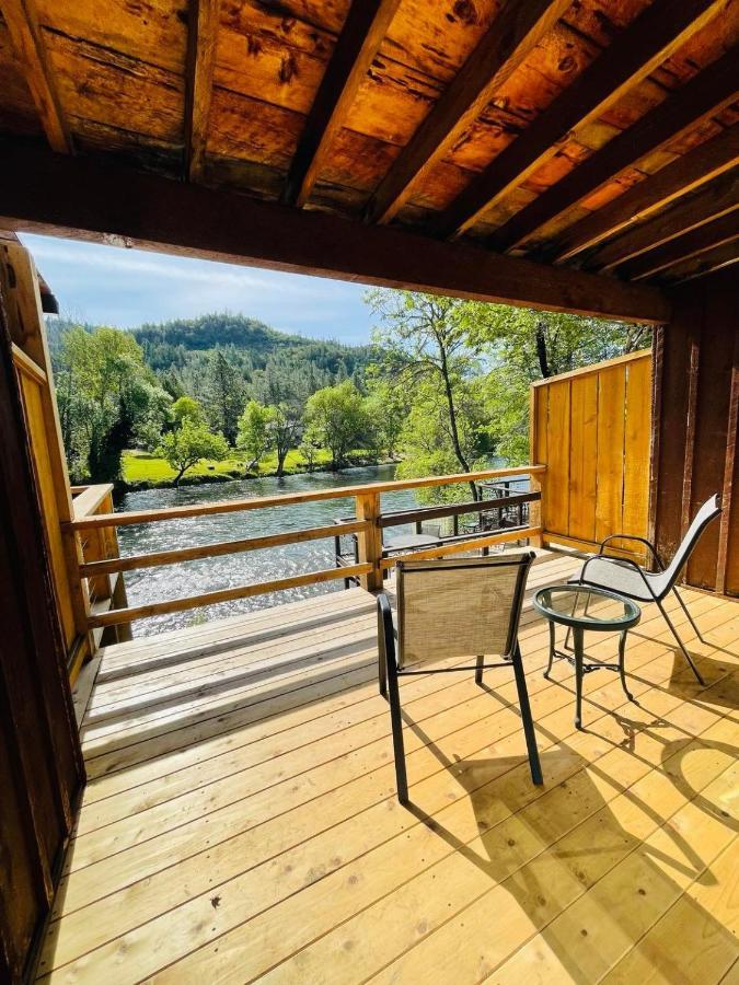 Riverfront Lodging Shady Cove Zewnętrze zdjęcie