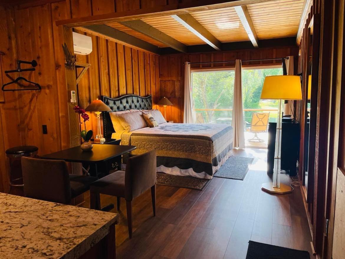 Riverfront Lodging Shady Cove Zewnętrze zdjęcie