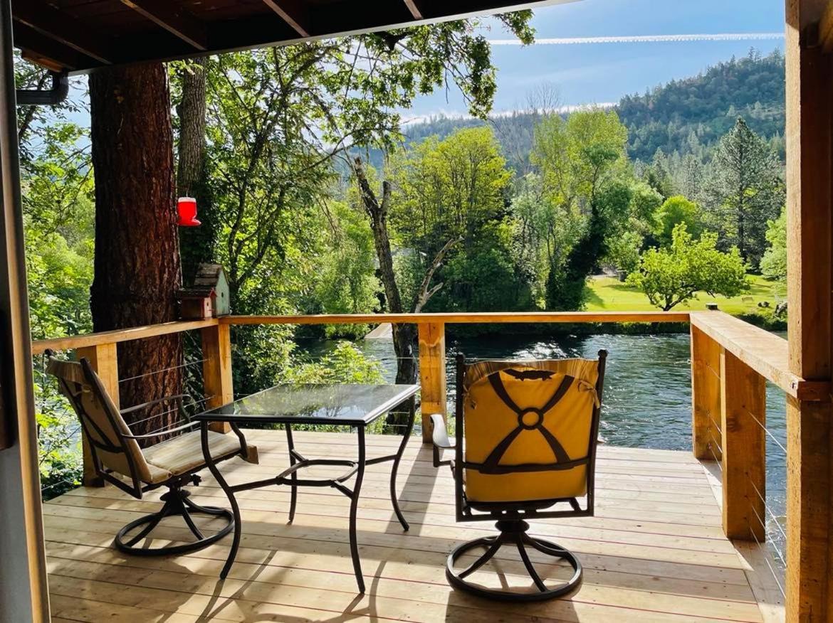 Riverfront Lodging Shady Cove Zewnętrze zdjęcie