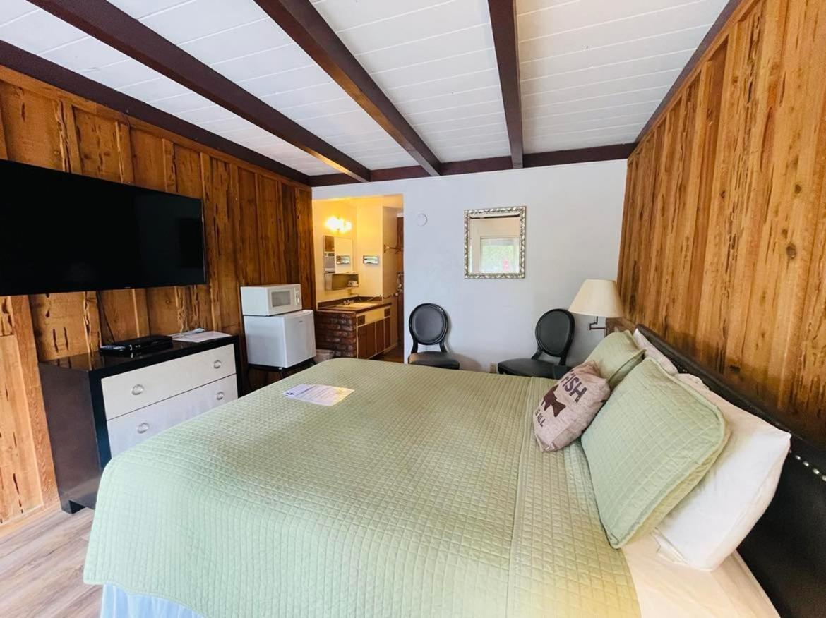 Riverfront Lodging Shady Cove Zewnętrze zdjęcie